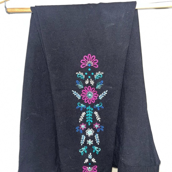 Torrid Women's Black Embroidered Leggings - size 3 - Picture 4 of 4